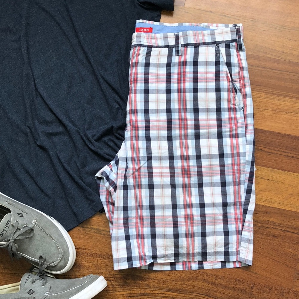 Izod Men’s Plaid Chino Shorts